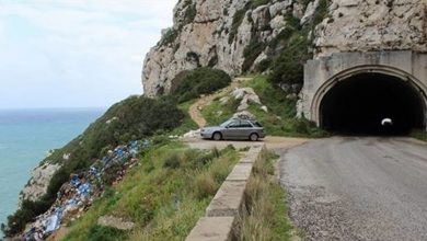 Photo of جرحى عند نفق حامات اثر انزلاق دراجة نارية