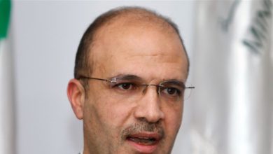 Photo of وزير الصحة في دمشق.. و25 طناً من الأوكسجين دفعة أولى من سوريا إلى لبنان