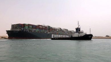 Photo of بعد تعويم الباخرة.. حركة السفن بقناة السويس عادت في الاتجاهين