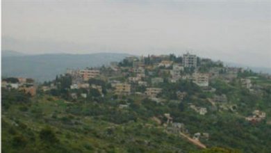Photo of قنابل مضيئة فوق تلة العباد في حولا