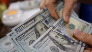 Photo of الدولار يتخطّى عتبة الـ 12 ألف ليرة.. إليكم تسعيرته صباح اليوم الخميس