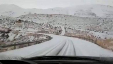 Photo of انقلاب فان يقل عسكريين على طريق الضنية الهرمل (صور)