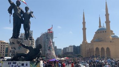 Photo of ناشطون نفذوا وقفة تضامنية مع الجيش في ساحة الشهداء