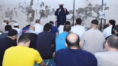 Photo of صلاة وخطبتا عيد الفطر في سجن رومية وتوزيع حلوى على المساجين