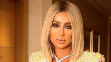 Photo of مايا دياب ترقص في صالون تصفيف الشعر.. وجلسة تصوير بالبيج واللؤلؤ (فيديو)
