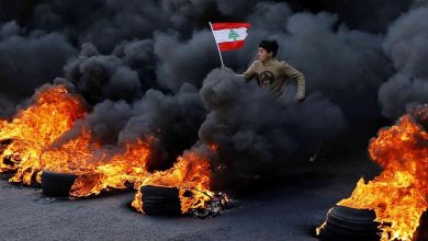 Photo of محتجون يقطعون أوتوستراد البداوي احتجاجاً على عدم توفر أدوية للمرضى