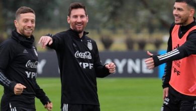 Photo of لاعبو منتخب الأرجنتين يفاجئون ميسي بعيد ميلاده الـ 34 بهدايا غريبة (فيديو)