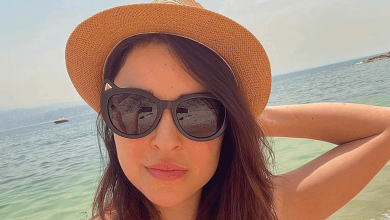 Photo of ممثلة لبنانية شهيرة تستمتع على البحر وتنشر صورها بالمايوه.. تعرفوا إلى عائلتها (صور)