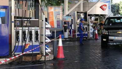 Photo of انتظر لساعات أمام محطة الوقود.. وحين أتى دوره أصيب بوعكة صحية!