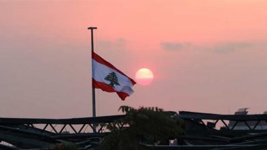 Photo of بعد عام على انفجار مرفأ بيروت.. لبنان لا يزال “مشلولاً ومنكوباً”