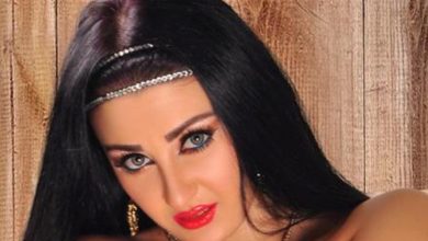 Photo of صافيناز بوضعية جريئة جدًّا على حافة الشرفة (صورة)