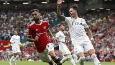 Photo of مانشستر يونايتد يكتسح ليدز بالخمسة ويحذر المنافسين