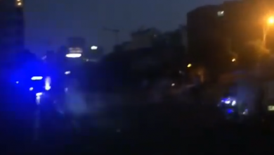 Photo of القوى الأمنية ترمي قنابل مسيلة للدموع بغزارة في محيط مجلس النواب وتصيب سيارة “الجديد” (الجديد)