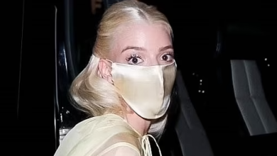 Photo of كمامة أنيا تايلور تخطف الأنظار فى حفل توزيع جوائز الـ Emmy