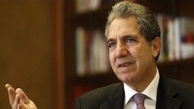 Photo of وزني بحث مع وفد البنك الاوروبي في البطاقة التمويلية