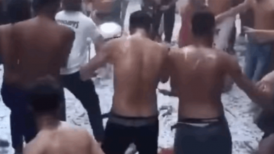 Photo of خلعوا ملابسهم ورقصوا عراة على شظايا مصابيح… وهذه تفاصيل الحادثة الغريبة