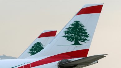 Photo of بسبب الزحمة الخانقة.. أكملوا طريقهم سيراً على الاقدام الى المطار (فيديو)