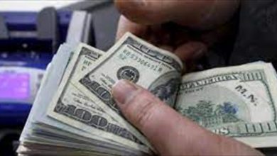 Photo of الدولار “ينخفض” إلى ما دون الـ15 ألف ليرة.. إليكم سعره مساء اليوم