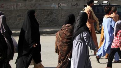 Photo of “طالبان” تأمر عددا من النساء العاملات في كابل بالبقاء في البيت
