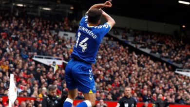 Photo of لاعب إيفرتون يحتفل بالتعادل في مرمى اليونايتد على طريقة رونالدو ويشرح السبب