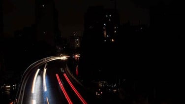 Photo of لبنان دخل العتمة الشاملة… ومؤسسة الكهرباء تحاول اجراء المناورات