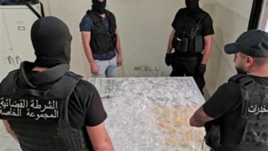 Photo of مداهمة لأحد مقاهي عين الرمانة… وهذا ما كان يحصل داخله