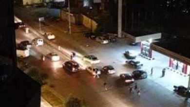 Photo of مجهول على دراجة ناريّة يُطلق النار على حافلة ركاب!