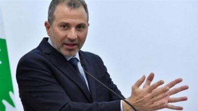 Photo of باسيل “يسنّ السكين”: “طعن” بالقانون و”طعنة” بالإنتخابات!