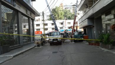 Photo of بالصور – “يشكل خطرا ومهدد بالانهيار”… اخلاء مبنى عمادة كلية الآداب والعلوم الانسانية في الدكوانة!