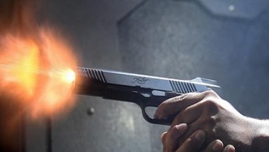 Photo of أطلق النار على زوجته وحماته… واحتجز أطفاله كرهائن!