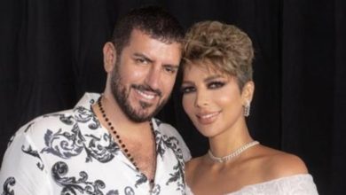 Photo of فائق حسن يسرّح شعر أصالة… إهتمامه بها خلال عملها مؤثر جداً! (فيديو)