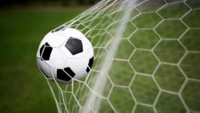 Photo of في مشهد مأساوي… وفاة لاعب كرة قدم عربي أثناء الإحماء