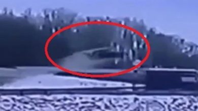 Photo of في مشهد غير مألوف…حادث مرعب لسيارة طارت في الهواء! (فيديو)