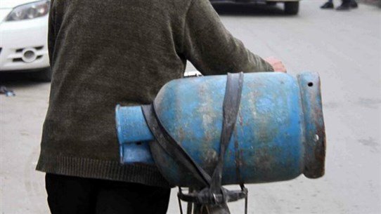 Photo of الغاز بـ”التقسيط”.. لكلّ بيتين جرّة!