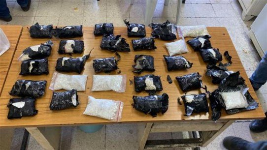Photo of بالفيديو: كشف شبكة تهريب مخدّرات وكبتاغون معدّ للتهريب!