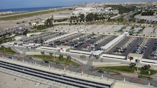 Photo of وزير الأشغال يعلن إطلاق المزايدة لإدارة وتشغيل مواقف السيارات في المطار