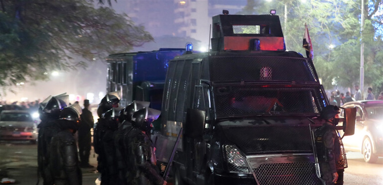 Photo of إعدام محام ارتكب جريمة مروعة بالاشتراك مع صديقه وزوجة والده