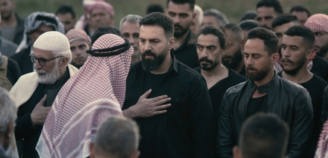 Photo of هذا الممثل يشارك في كتابة فيلم “الهيبة”