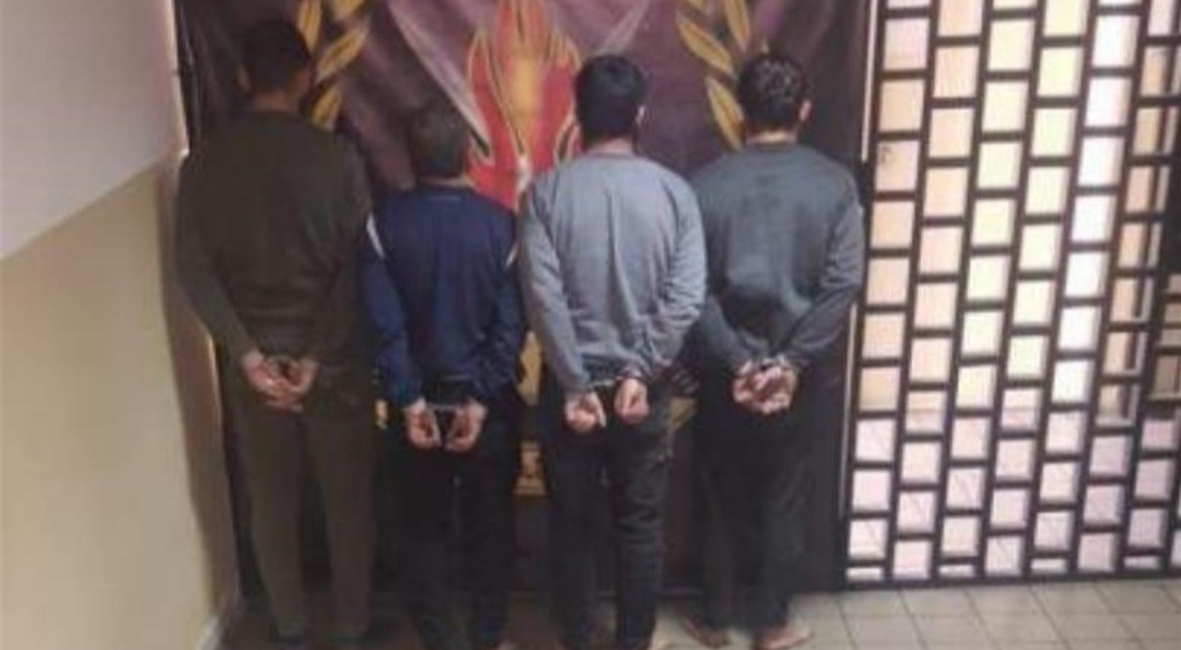 Photo of يروّجون عملة مزيّفة… وأكثر!