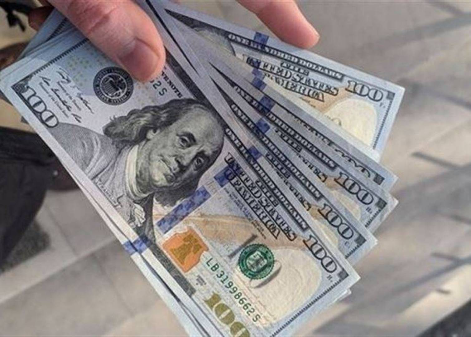 Photo of انخفاض إضافي.. إليكم تسعيرة الدولار في السوق السوداء