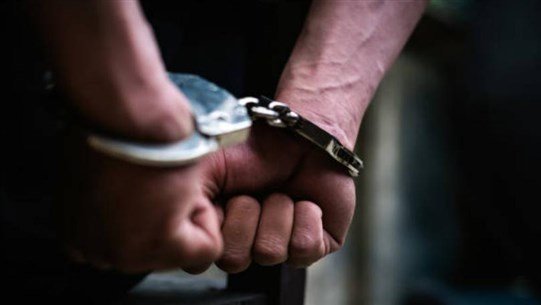 Photo of توقيف 3 أشخاص على خلفية سرقة أسلاك كهربائية