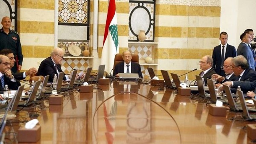 Photo of تأخير موعد جلسة مجلس الوزراء غدًا والسبب “هبة باصات” فرنسية