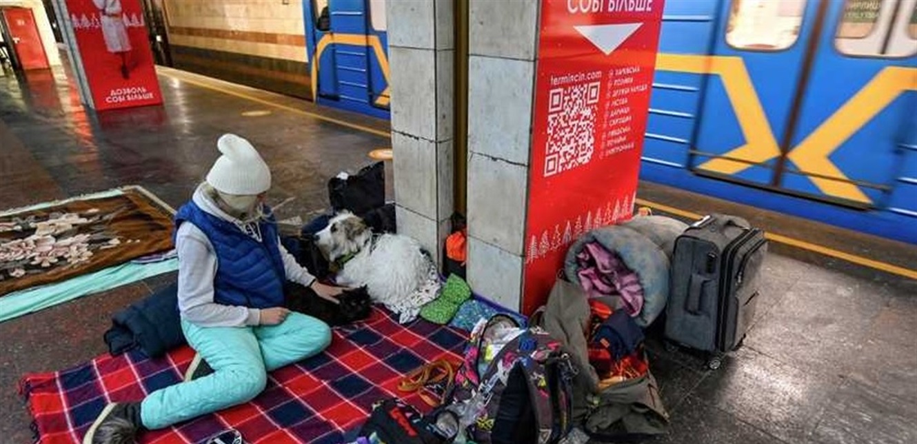 Photo of طفلة أوكرانية تبهر العالم بغنائها من تحت الأرض… فيديو حاز على ملايين المشاهدات!