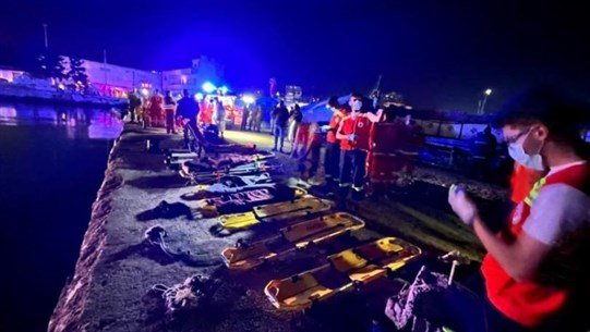 Photo of فاجعة اللبنانيين مستمرّة: الهرب من جهنّم إلى الغرق!
