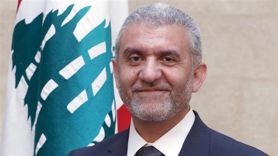 Photo of دراسة لوزير العمل عن الوضع القانوني للعاملين في اهراءات الحبوب في مرفأ بيروت