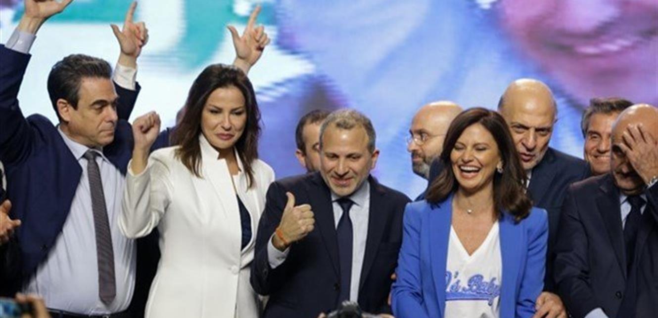 Photo of ممثلة لبنانية مرشحة للانتخابات على لائحة “التيار الوطني”.. والجمهور: “يي طلعتي عونية”! (فيديو)