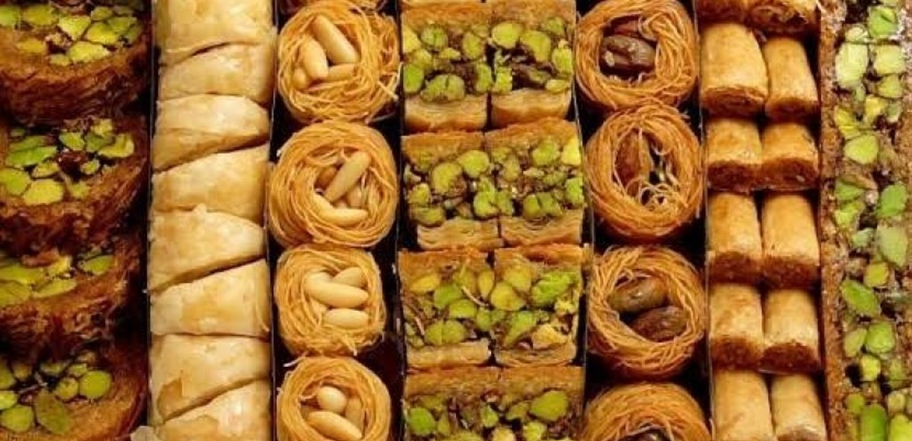 Photo of 5 أعراض تحذرك من التناول المفرط للحلويات في رمضان