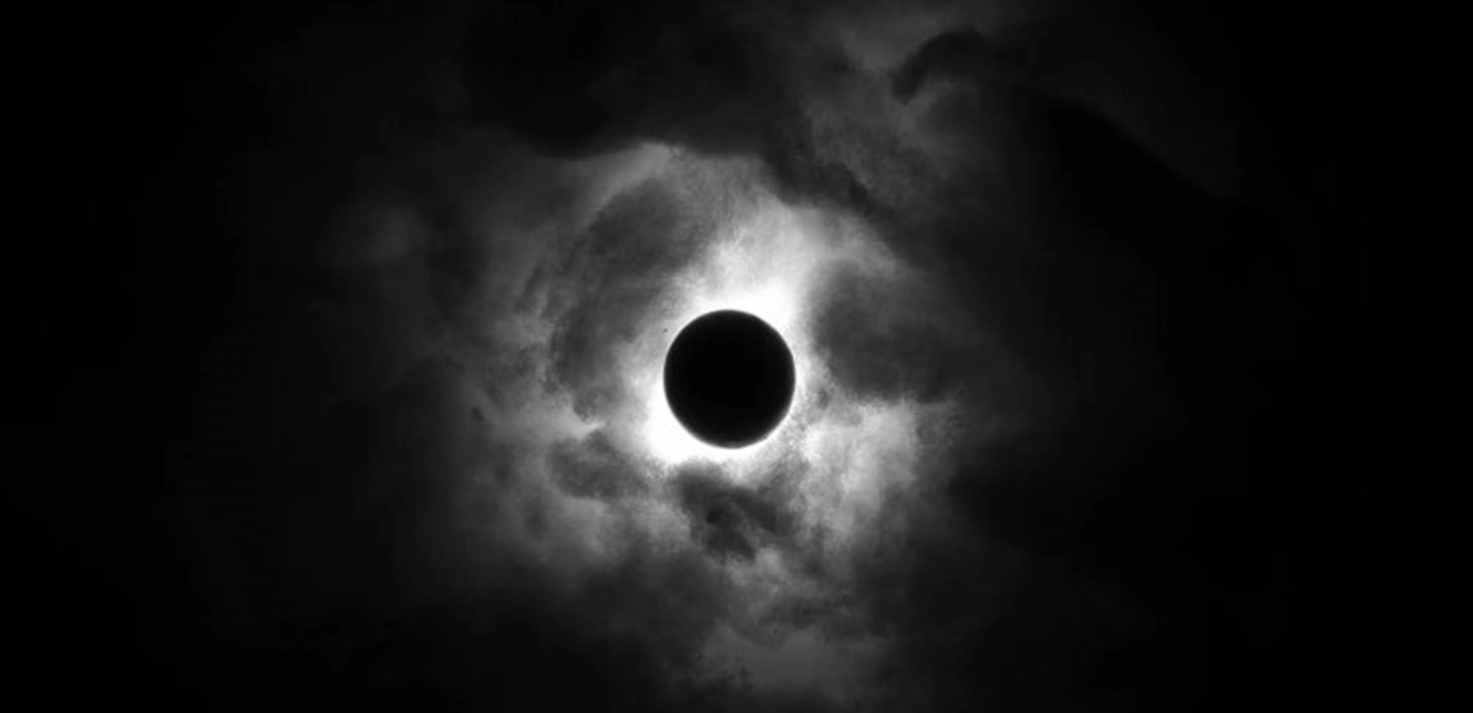 Photo of “القمر الأسود”.. ظاهرة فلكية محيرة بالتزامن مع هلال شوال!