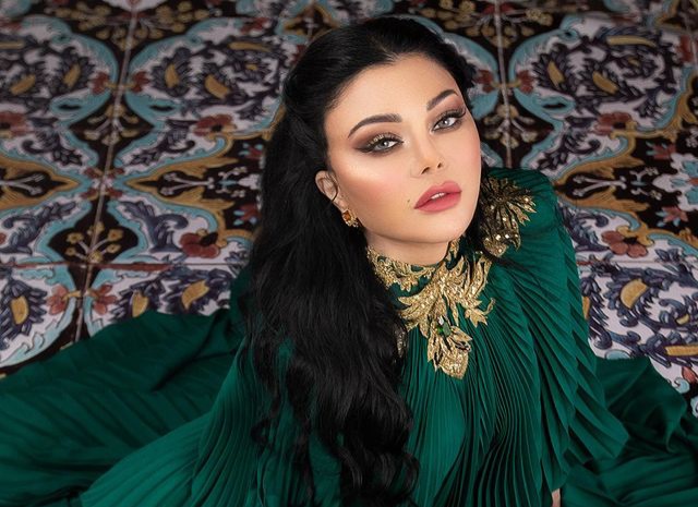 Photo of بالصور: هيفاء وهبي تخطف الأنظار بجلسة تصوير وإطلالة رمضانية أنيقة