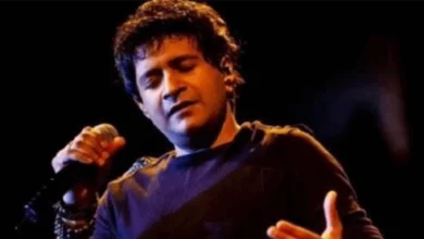 Photo of شعر بألم أثناء إحيائه حفلًا غنائيًّا… وتوفي